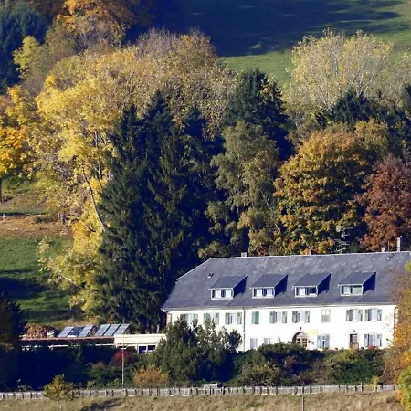 Maison Avec Salle De Jeux Et Parking Prive A - Fr-1-744-25 Landhaus